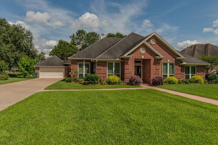 Property Photo: 3765 Seminole Dr. TX 77707