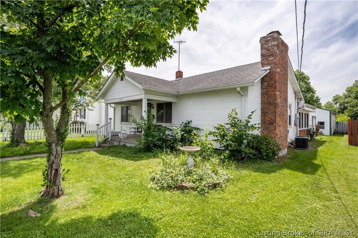Property Photo:  2319 Park Avenue  IN 47150 