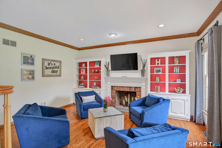 Property Photo:  7 Huntington Lane  CT 06812 
