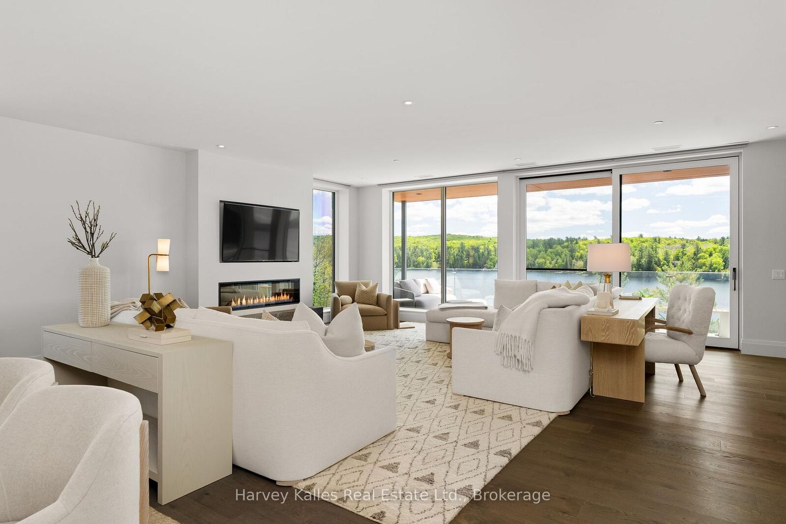 Property Photo: 727 Grandview Drive 211 ON P1H 1B2