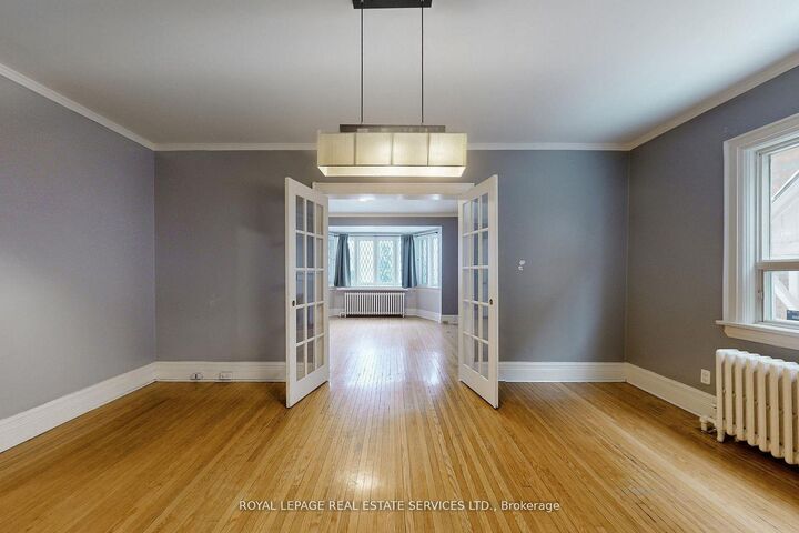 Property Photo: 89 Oriole Parkway ON M5P 2G7