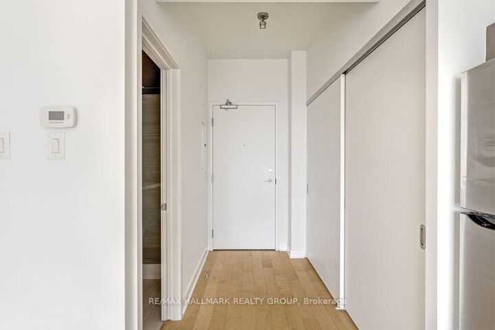 Property Photo: 340 McLeod Street 646 ON K2P 1A4
