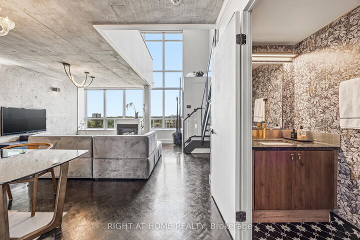 Property Photo:  250 Manitoba Street 612  ON M8Y 4G8 