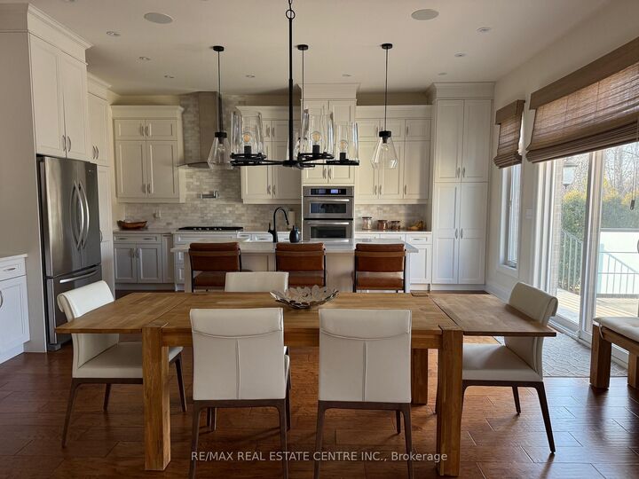 Property Photo: 211 Tollgate Drive ON L9G 5C8