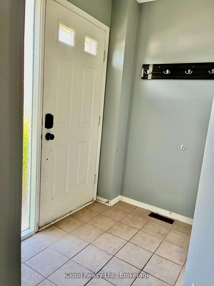 40 Glenashton Drive — photo 1