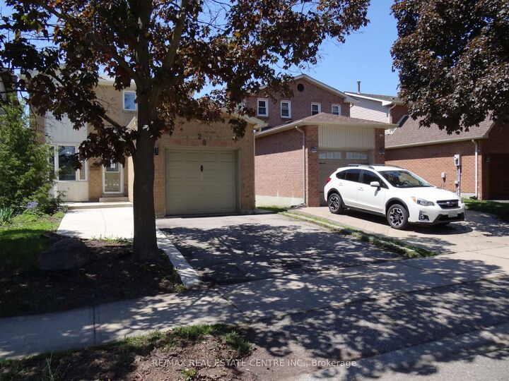 28 Rawling Crescent — photo 1