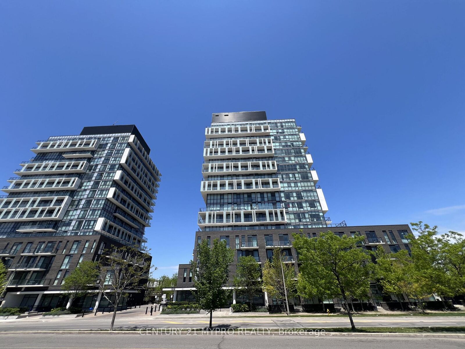 Property Photo:  150 Fairview Mall Drive 802  ON M2J 0E7 