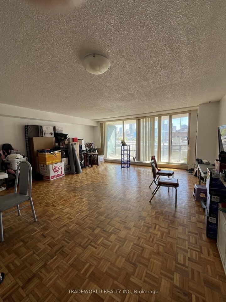 Property Photo:  99 Cameron Street 520  ON M5T 3A2 