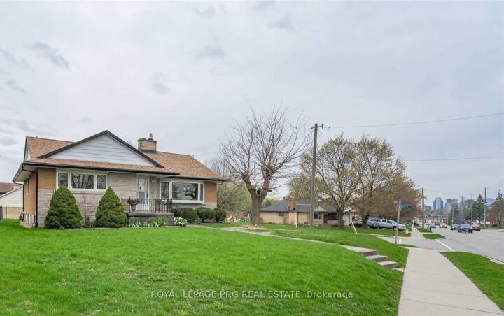Property Photo: 107 Weber Street S ON N2J 2A4