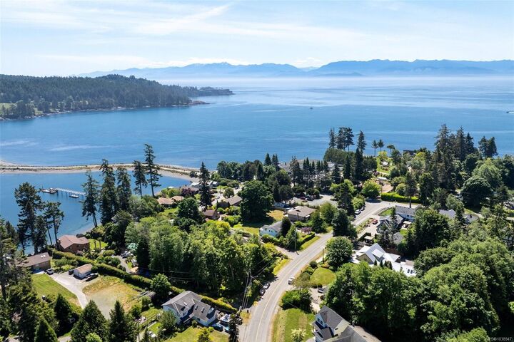 Property Photo: 1559 Dufour Rd BC V9Z 0T6