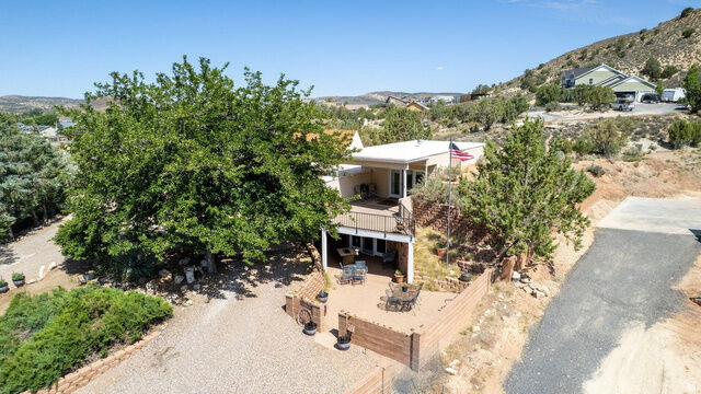 Property Photo:  1122 W Diamond Valley Dr  UT 84770 