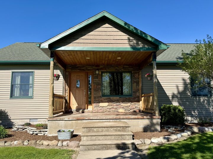 Property Photo: 2181 E Levering Road MI 49721
