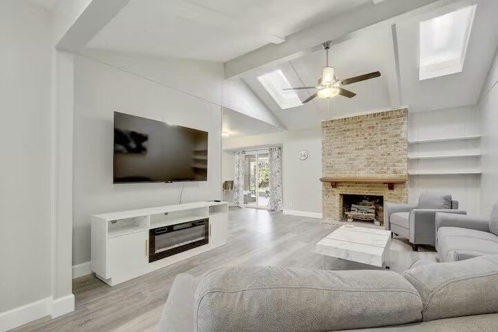 Property Photo:  2700 Kerrybrook Lane  TX 78757 