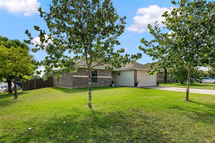 Property Photo:  144 Calcite Lane  TX 76537 