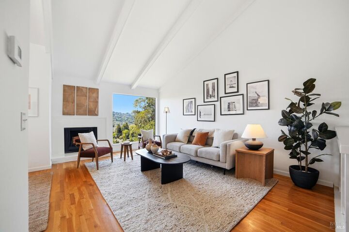 Property Photo:  16 Chaucer Court  CA 94941 