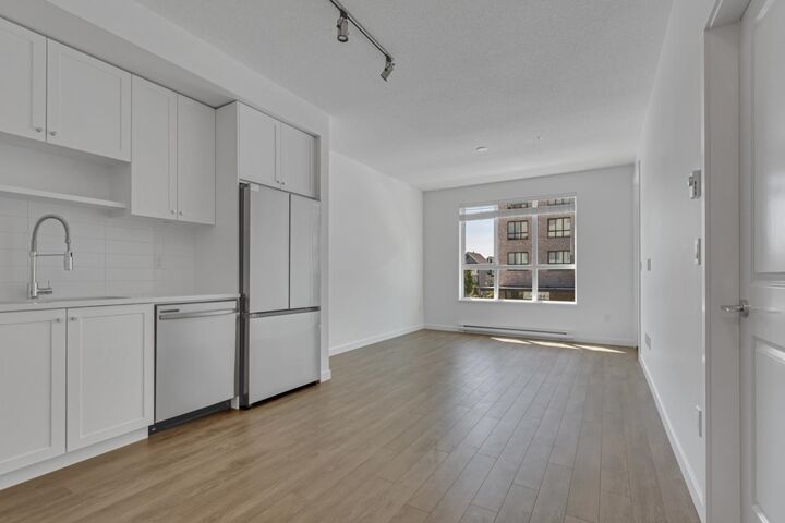 Photo de la propriété:  15735 85th Avenue 217  BC V4N 6Z2 