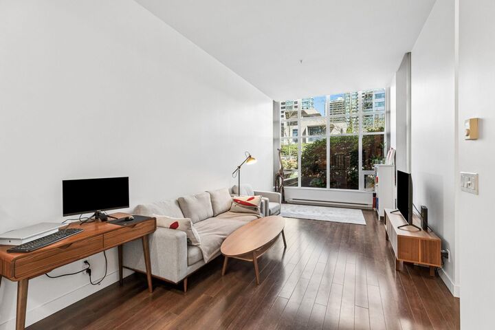 Property Photo:  2077 Rosser Avenue 101  BC V5C 0E1 