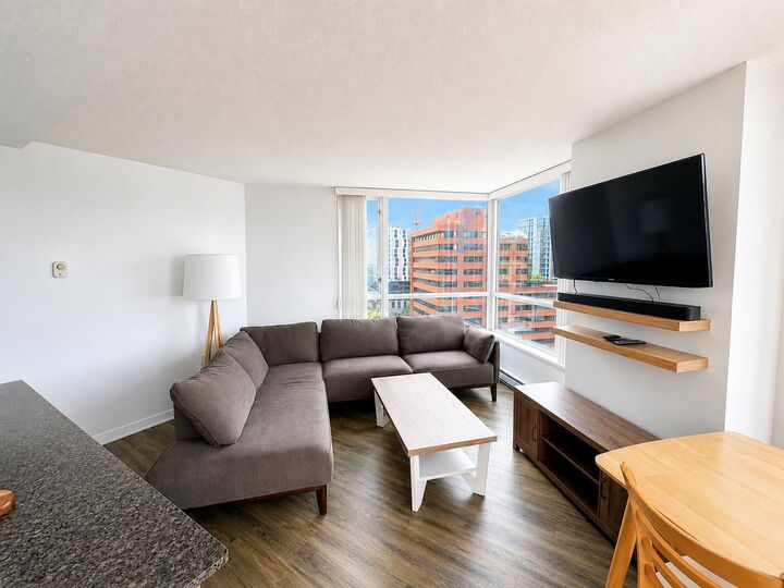 Property Photo:  1212 Howe Street 1602  BC V6Z 2M9 