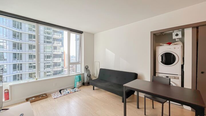 Property Photo:  68 Smithe Street 805  BC V6B 0P4 