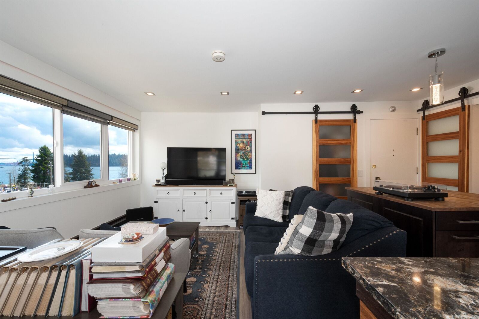 Property Photo: 1845 Bellevue Avenue 303 BC V7V 1B2