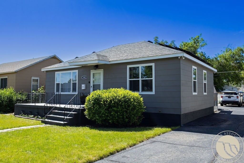 Property Photo:  1822 Avenue C  MT 59102 