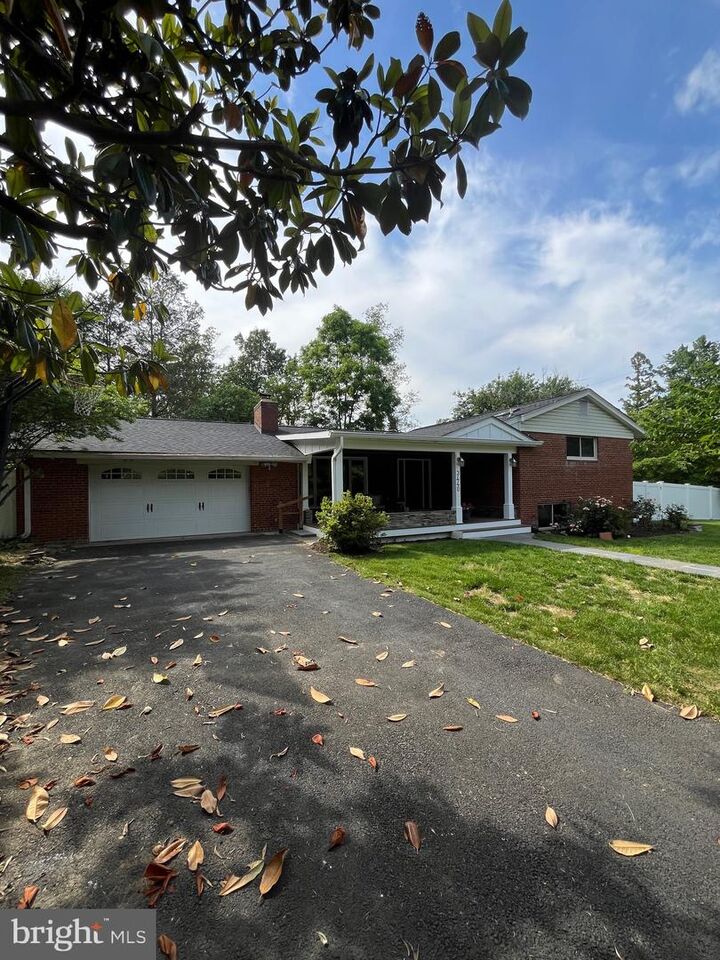 Property Photo: 3440 Skyview Terrace VA 22042