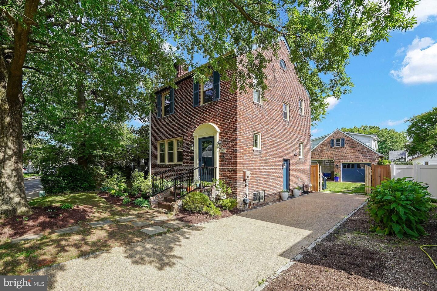 Property Photo:  211 E Uhler Avenue  VA 22301 
