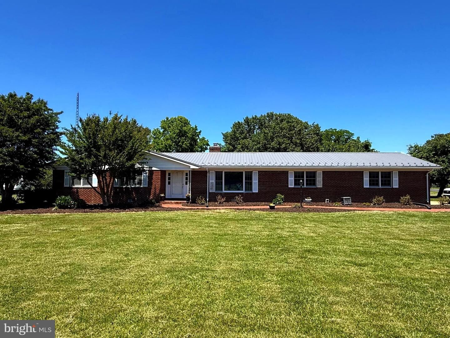 Property Photo: 17041 Circle Lane MD 20628