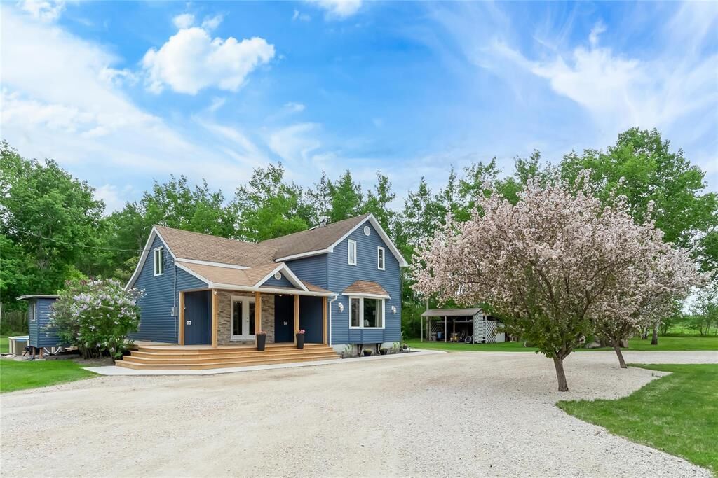 Property Photo:  69079 43 Road East  MB R0E 0C0 