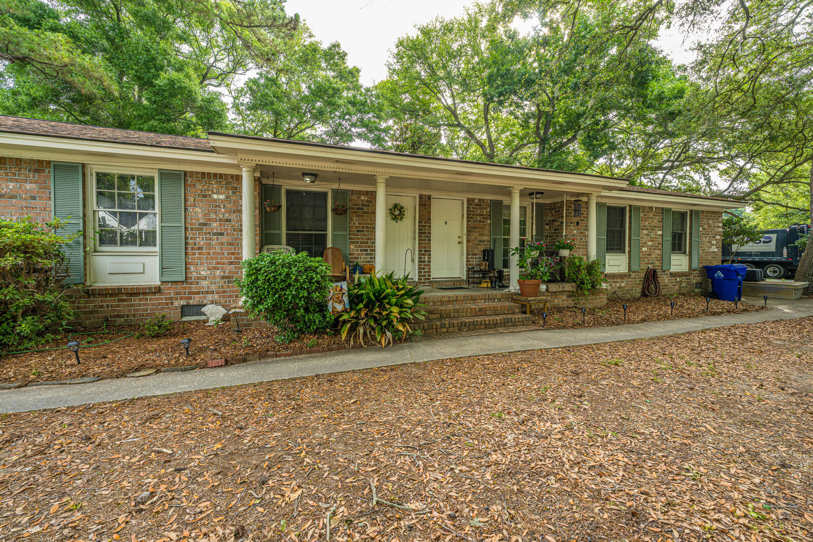 Property Photo:  704 Marlin Lane  SC 29412 