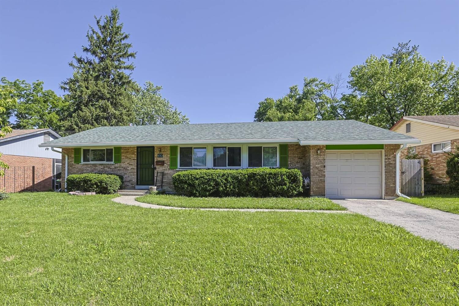 Property Photo: 810 Cloverview Avenue OH 45231