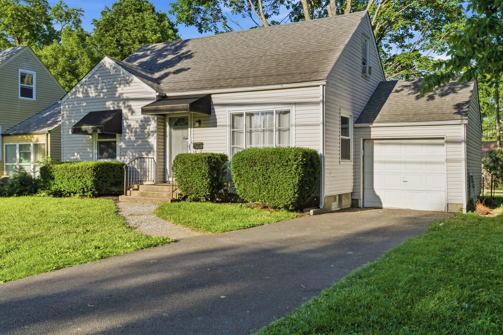 Property Photo: 1772 Kenny Road OH 43212