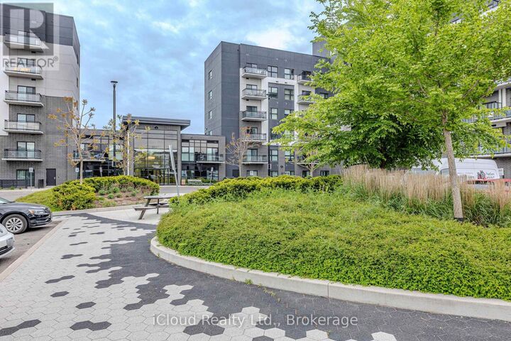 Property Photo:  102 Grovewood Common 121  ON L6H 0X2 
