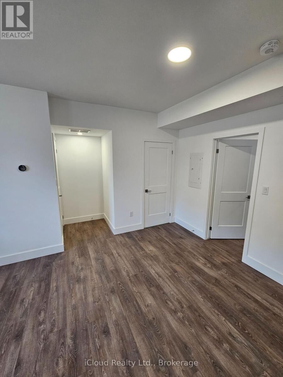 Photo de la propriété:  6638 McLeod Road  ON L2G 3G5 