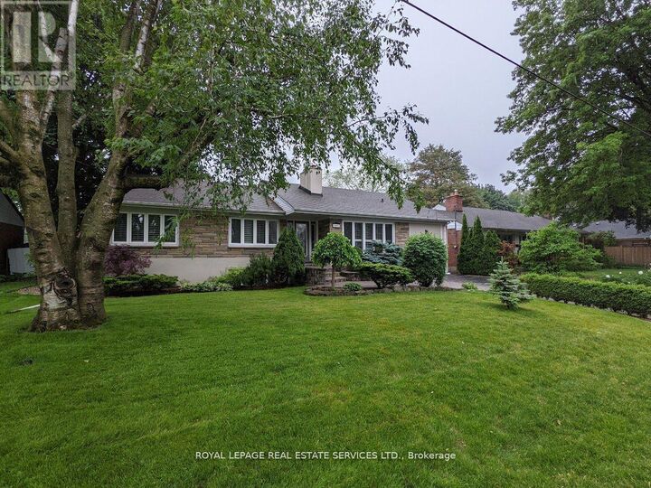 Property Photo: 1602 Lincolnshire Blvd. Boulevard ON L5E 2S7
