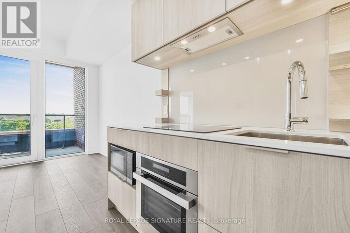 Property Photo:  28 Ann Street 422  ON L5G 3E1 