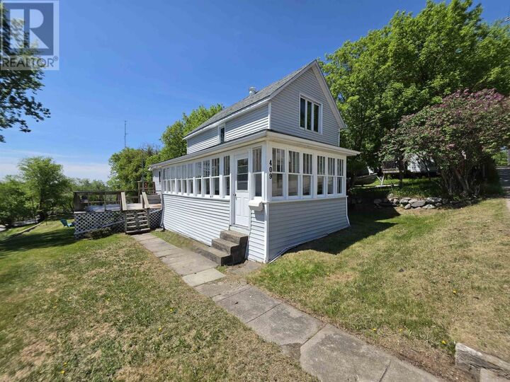 Property Photo:  409 Third Street North  ON P9N 2M2 