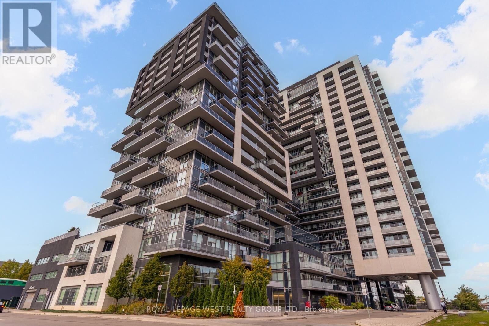Property Photo:  2087 Fairview Street 1002  ON L7R 0E5 