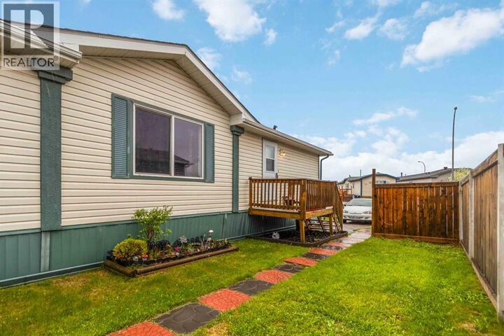 Property Photo:  269 McKinlay Crescent  AB T9K 2M9 