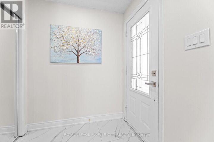 Property Photo:  87 Tulip Drive  ON L6Y 3W9 