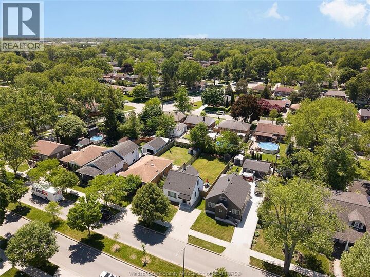 Property Photo: 1071 Fairview Boulevard ON N8S 3E6