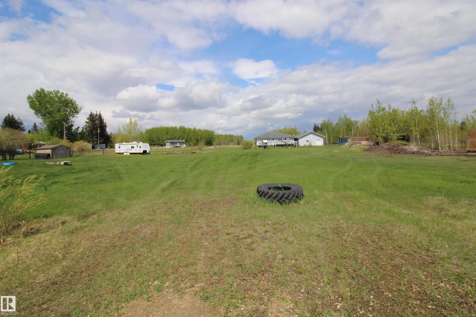 Property Photo: 204 57328 Range Road 30 AB T0E 0X0