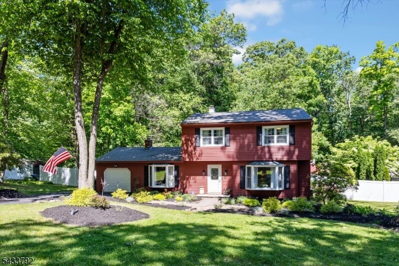 Property Photo:  7 Crest Dr  NJ 07853 