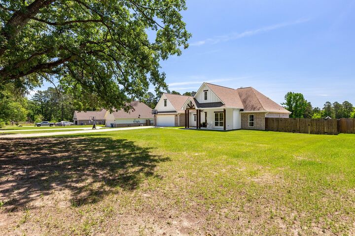 Property Photo:  627 Box Car Road  TX 75904 