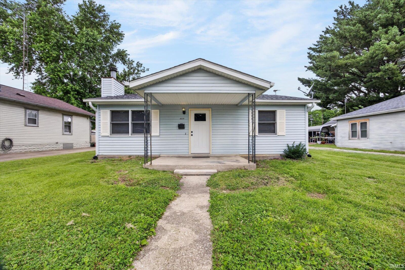 Property Photo:  409 R Street  IN 47421 