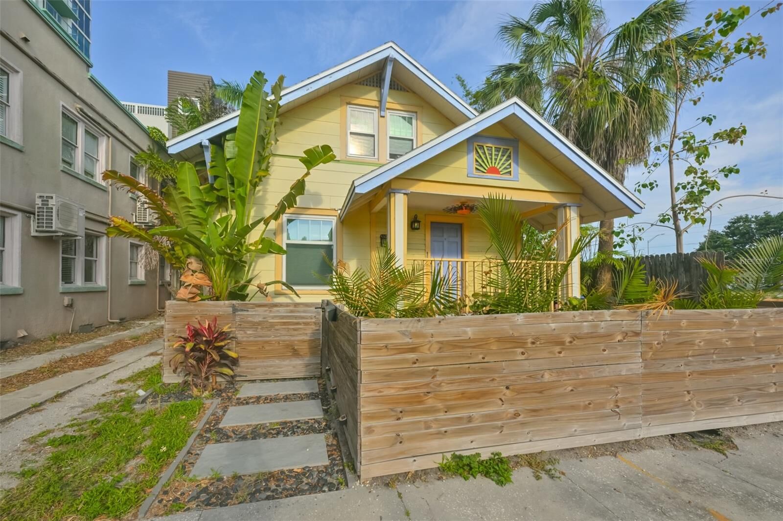 Property Photo: 340 Moffett Court N FL 33701