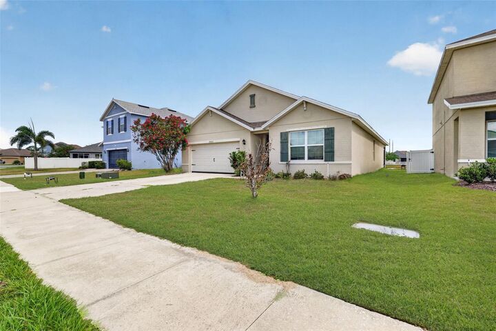 Property Photo:  4042 Wayfarer Way  FL 34221 