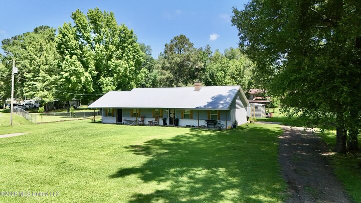 Property Photo:  280 Thomas Street  MS 39218 