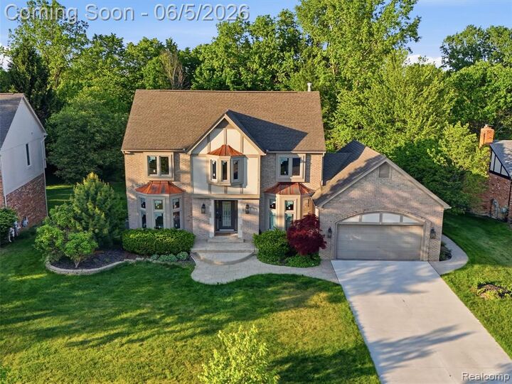 Property Photo:  1232 Bradbury Drive  MI 48098 6311 
