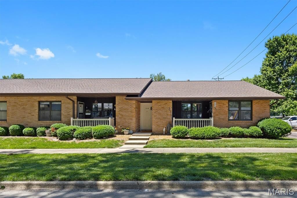 Property Photo:  1314 Pine Street A4  IL 62249 